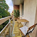 L'émeraude - Cocon Amoureux Balnéo,clim,balcon Appartement